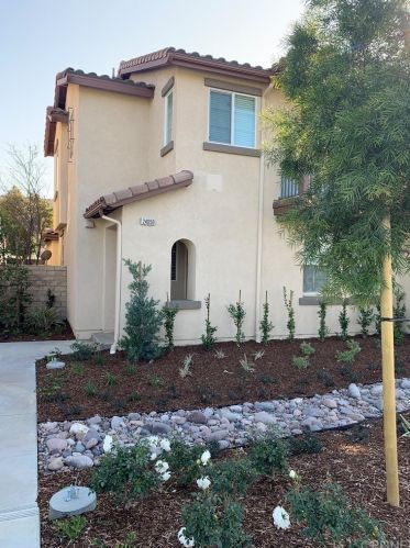 24050 Cottage Circle Dr, Santa Clarita, CA 91354-1867