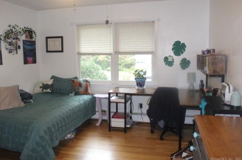 84 Columbine Dr, Bridgeport CT  06611-4601 exterior