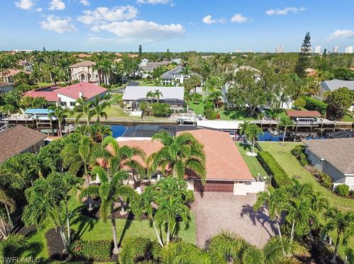 27084 Harbor Dr, Bonita Springs, FL 34135-4325