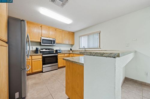 932 Anderson Cir, Woodland CA  95776-5100 exterior