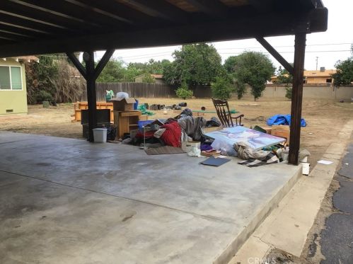 7848 Amestoy Ave, Van Nuys CA 91406-1604 exterior