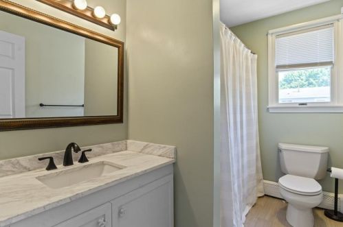 52 Canfield Ave, Warwick RI  02889-8802 exterior