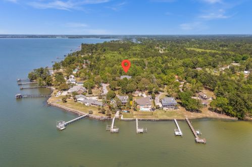 128 Porcher Dr, Bonneau SC  29431-8694 exterior