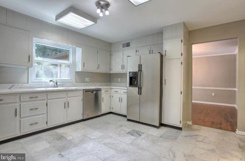838 Kiehl Dr, Lemoyne PA  17043-1205 exterior