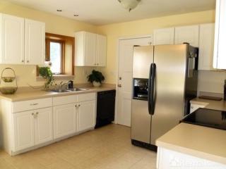 7732 Ash St, Shawnee Mission KS  66208-4740 exterior