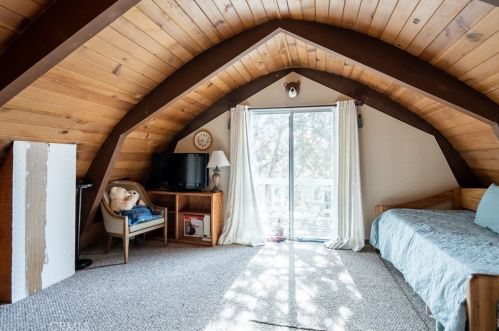 209 Gilroy Dr, Big Bear City CA  92314-9683 exterior