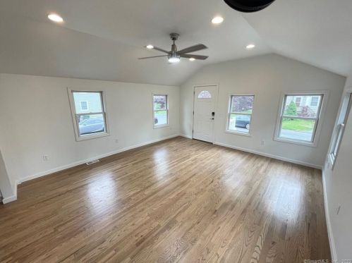 79 Botsford Ave, Milford CT  06460-5852 exterior
