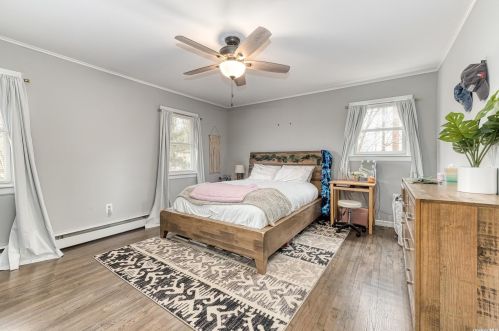 17 Harbor Oaks Dr, San Remo NY  11754-1012 exterior