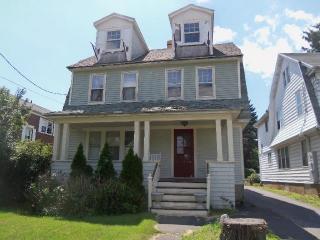 315 Ellsworth St, Bridgeport, CT 06605-3161