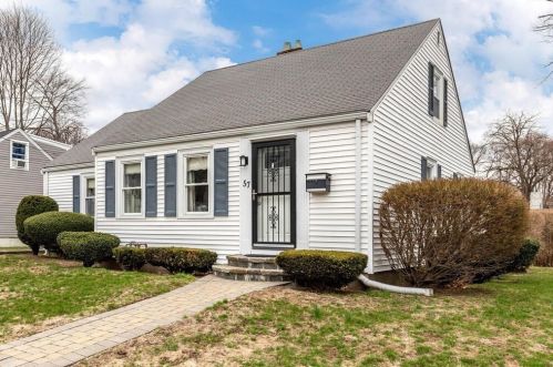 57 Dartmouth St, Lynn, MA 01904-1240