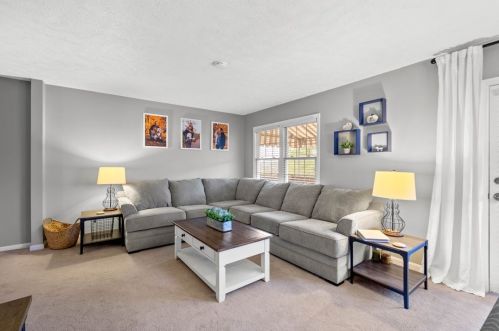 294 Cordial Dr, Bridgeville, PA 15017-1158