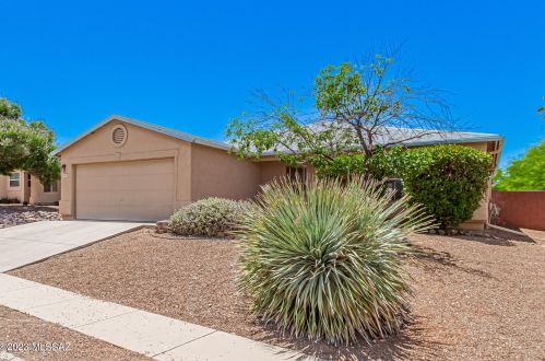 8989 Mayberry Dr, Tucson, AZ 85730-5757