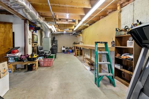 6 Happy Holw Rd, Danville NH  03819-3100 exterior