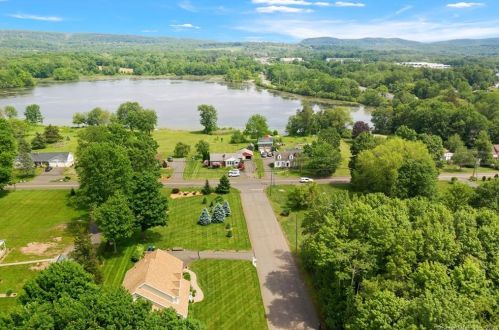 1 Reservoir Dr, Wallingford CT  06492-1862 exterior