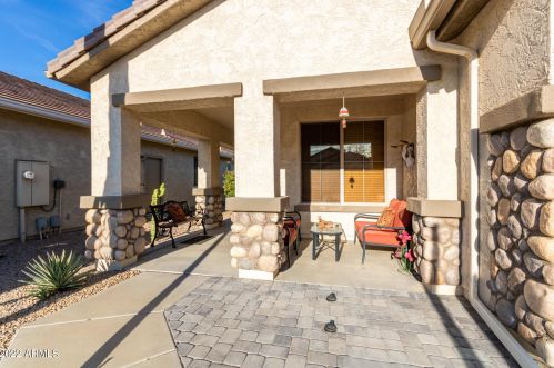 660 Twin Peaks Pkwy, San Tan Valley AZ  85143-5829 exterior