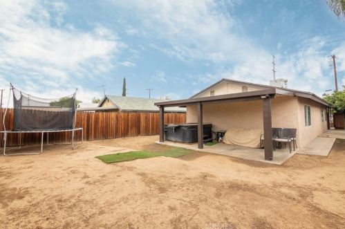 6047 Sheppard St, Riverside CA  92504-1557 exterior