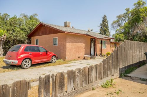 747 Prusso St, Livingston CA  95334-1136 exterior