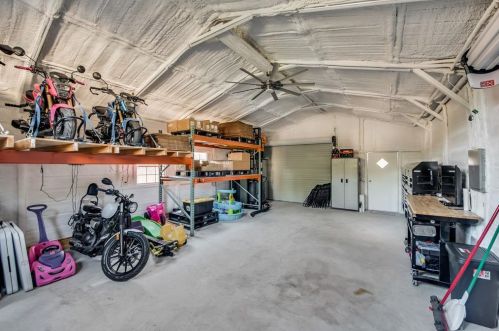 1013 Greenbend Dr, Denton TX  76210-8677 exterior