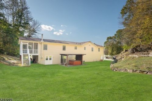 55 Hunts School Rd, Fredon NJ  07860-5405 exterior