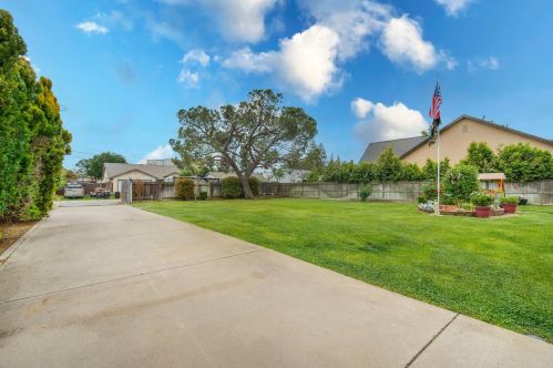 6937 6th St, Rio Linda, CA 95673-2212
