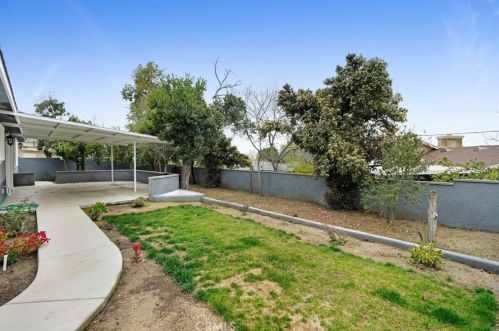 3780 La Hacienda Dr, San Bernardino CA  92404-2039 exterior