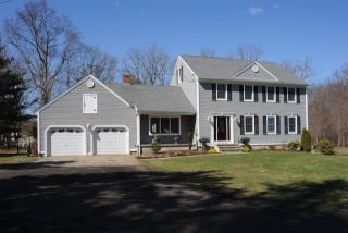 203 Boston Post Rd, Guilford CT  06437-2904 exterior