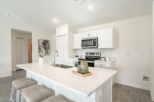 2111 36th Ter, Cape Coral, FL 33904-5063