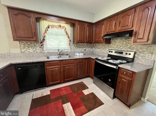 5511 Cedar Ridge Dr, Fredericksburg VA  22407-7700 exterior