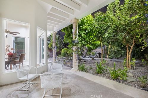 10026 Mattock Ave, Downey CA  90240-3529 exterior