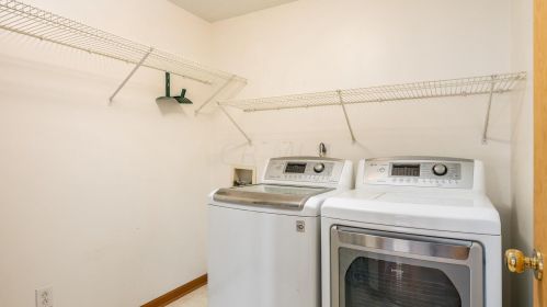 550 Spring Valley Dr, Zanesville OH  43701-0805 exterior