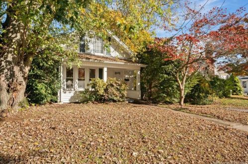 51 Riverview Ave, Groton CT  06340-3513 exterior