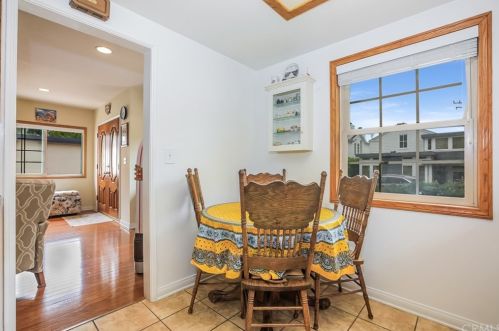 575 27th St, Manhattan Beach CA  90266-2209 exterior