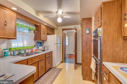 147 Euclid Ave, Charles Town WV  25414-1111 exterior