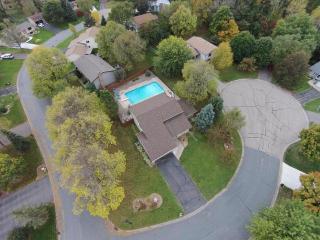 4717 Covington Cir, Saint Paul, MN 55122-2712