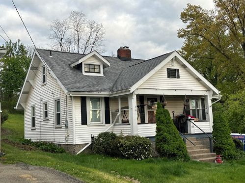 300 Vernon St, New Kensington, PA 15068-5846