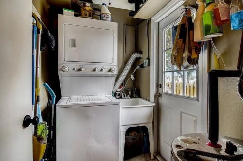 4046 Floramar Ter, New Port Richey FL 34652-3167 exterior