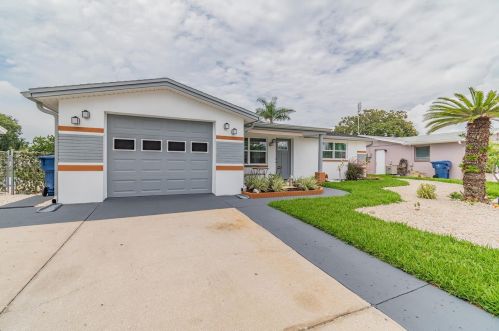 4047 Star Island Dr, Tarpon Springs FL  34691-3443 exterior