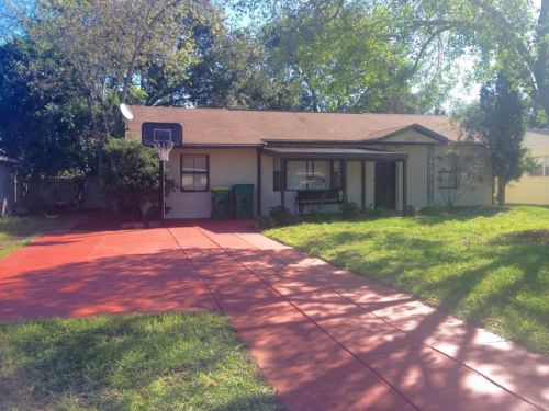 409 7th St, Dundee, FL 33838-4331