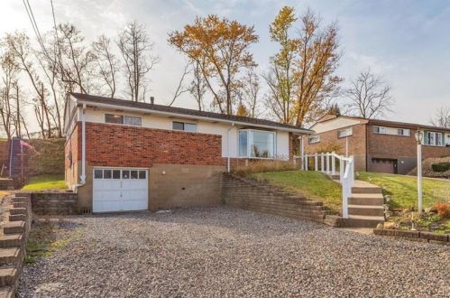 434 Presque Isle Dr, Pittsburgh, PA 15239-2604
