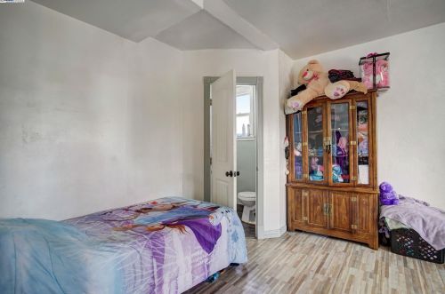 1725 96 Ave, Oakland CA  94603-1909 exterior