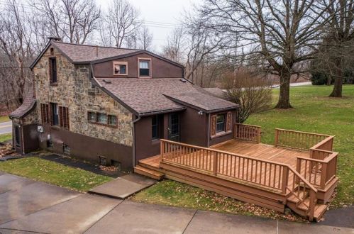 1065 Dutch Ln, Hermitage, PA 16148-2850