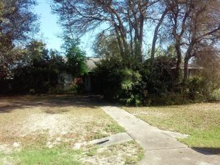 102 Louise Dr, Crestview, FL 32536-4231