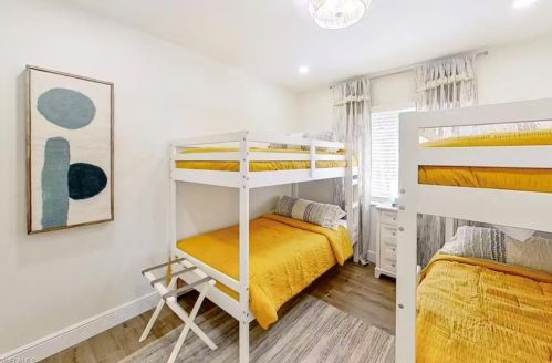 1271 Alhambra Cir, Naples FL 34103-3290 exterior