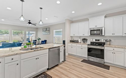 31 8th Ave, Shalimar FL  32579-1806 exterior