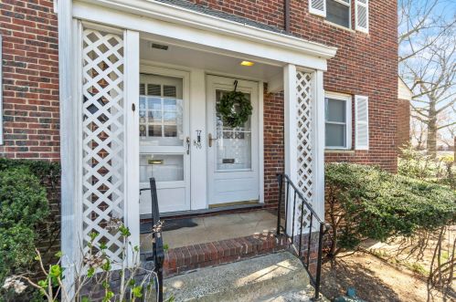 77 Manor Dr, Tinton Falls NJ  07712-2568 exterior