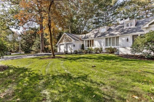 311 Middle Rd, Warwick RI  02818-2807 exterior