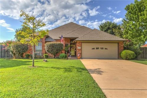 1614 Longfellow Ln, Cleburne, TX 76033-7502