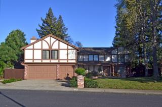218 Firestone Dr, Roseville, CA 95678-1011
