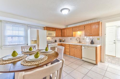 67 Hawkins St, Hollister CA  95023-4901 exterior