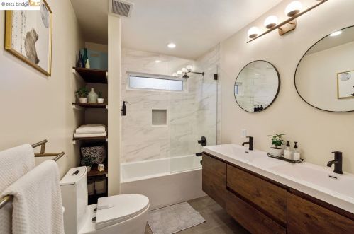 4434 Albert St, Oakland CA 94619-2721 exterior